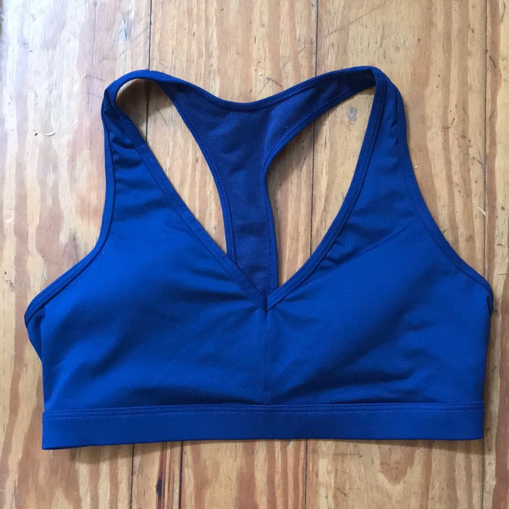 Victoria’s Secret navy sports bra